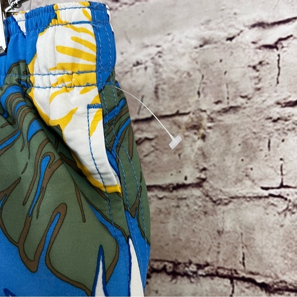 Lands End Blue Floral Beach Swim Trunks NWOT - Picture 3 of 11